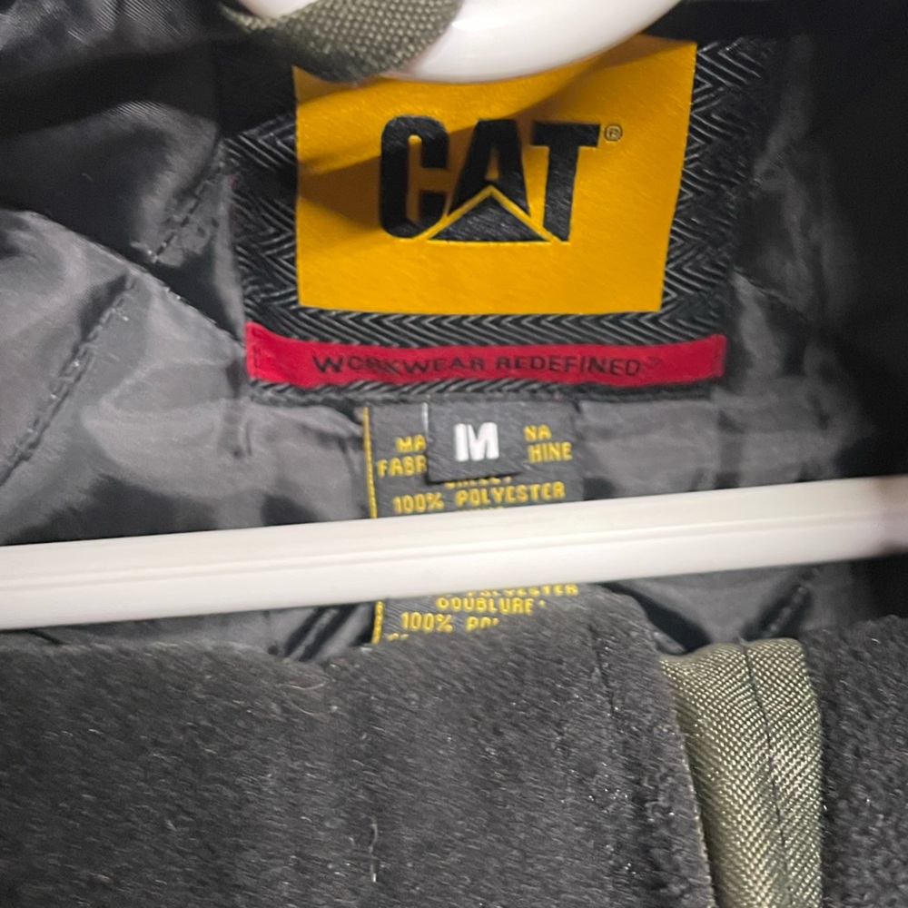 CAT Working Gear Insulated Winter Jacket in Olive - Picture 2 of 2